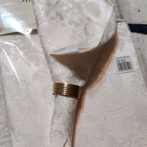 ROYALTY DAMASK TABLECLOTH Beige AVON HOME Oblong 60"x118" Vintage WITH napkins